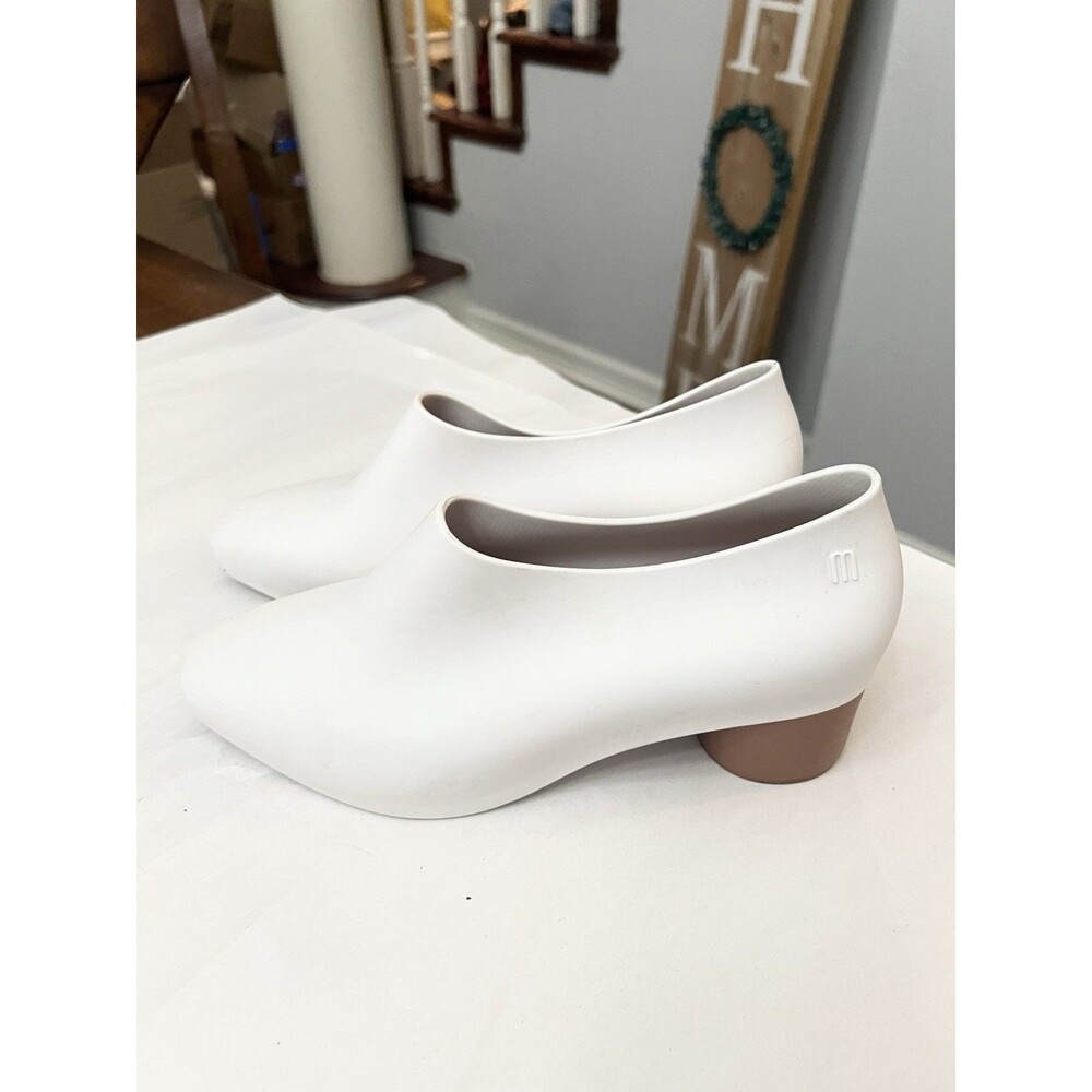 Melissa Mid Bootie Size 7 38 White Rubber Heels Ankle Boots Pull on Waterproof - Picture 2 of 11